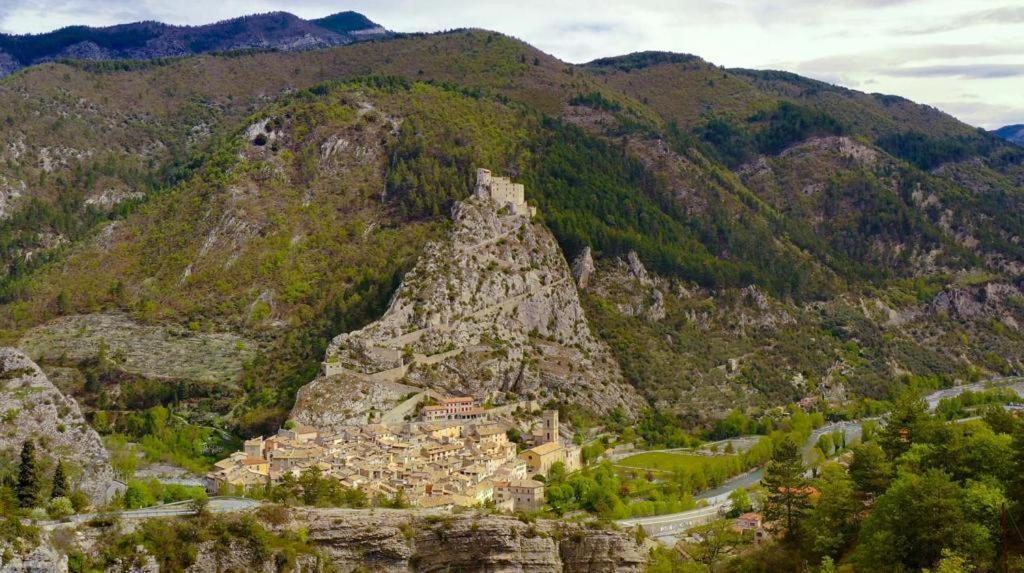 L'Orbitelle Leilighet Entrevaux Eksteriør bilde